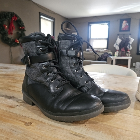 UGG Kesey Boots - Picture 7 of 10